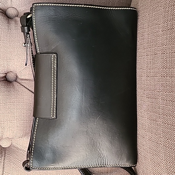 Dooney & Bourke - Alto Ring Flap Italian vachetta shoulder bag - Picture 2 of 12